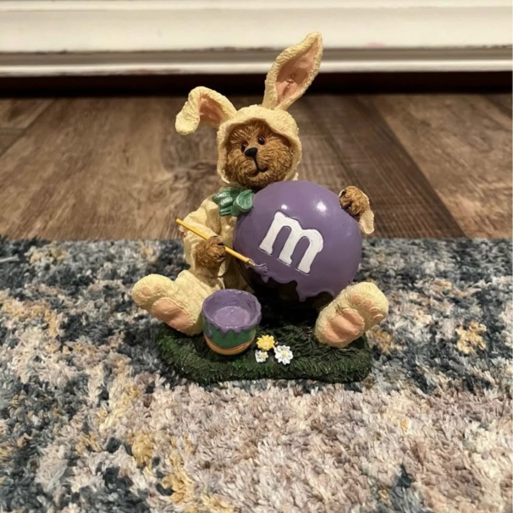 Boyds Bears The Bearstone Collection M&M's Easter
Figurine 2006